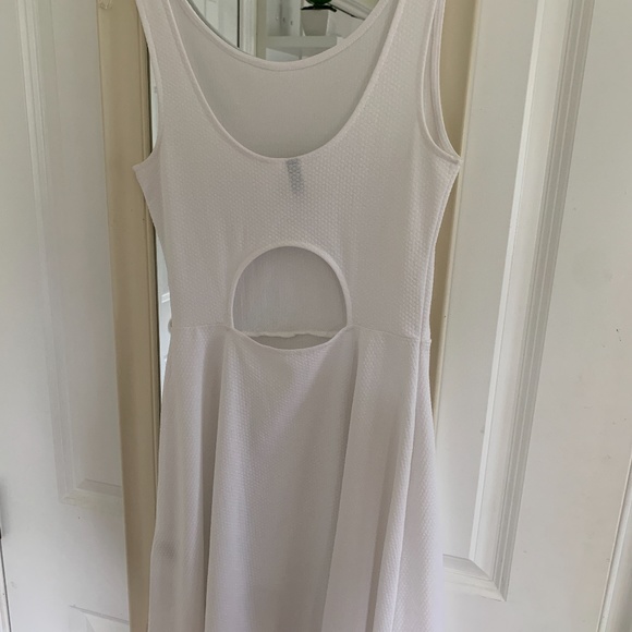 Dress - Picture 3 of 4